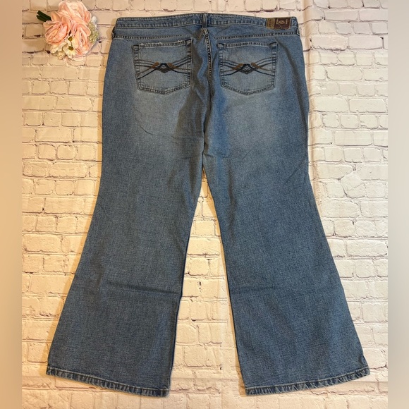 L.E.I. Flared Denim - Picture 8 of 8
